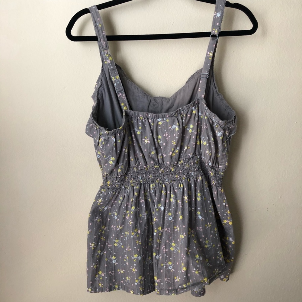 Torrid floral grey top. Button front size 2 - Picture 4 of 5